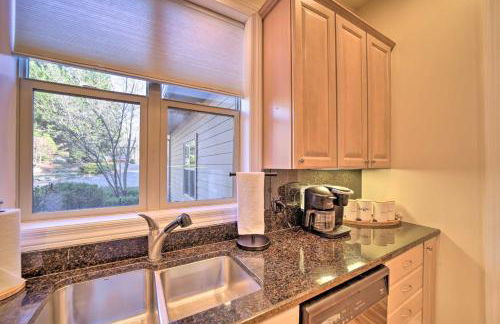 Beautiful Whittier Condo with Deck and Mtn Views! - Foto 11