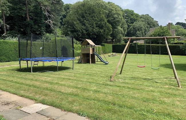 Drakestone House Manor With Breathtaking Cotswolds Views - Photo 28