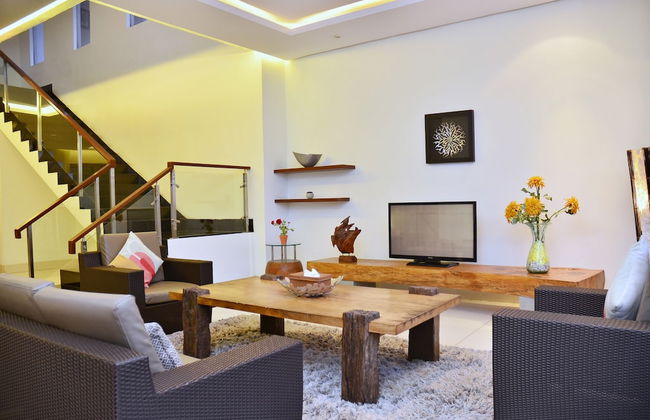 Oyama City View 4BR Villa with a Heated Pool - Photo 16