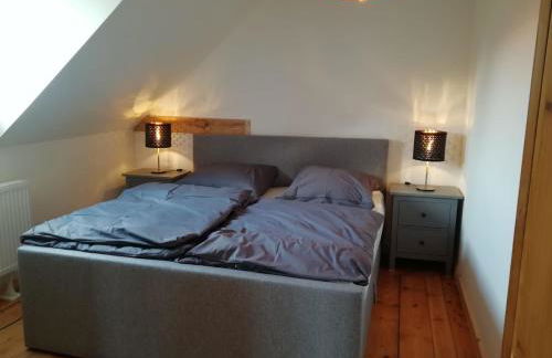 Schlossblick Apartment für 4 mit Küche Kamin Netflix Parken und Hofladen - Foto 17