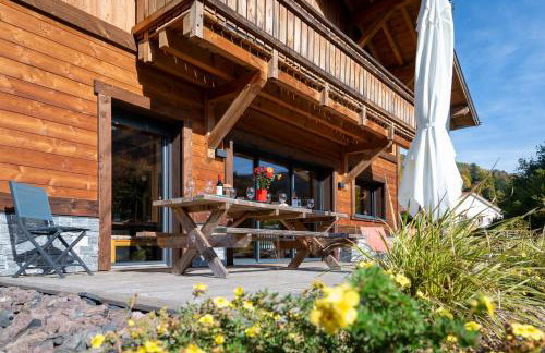 Chalet paisible 3 étoiles Sauna, Cheminée, Terrasse Sud, Vue montagne, Bois & Pierre authentique et confort moderne - Photo 46