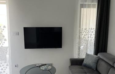 HelaMoni, New 5 Star 2 Person apartments with pool - Foto 6