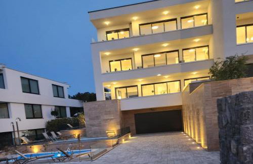 Modern 3BR Apartment with Private Pool, Sea View & Garage - Foto 24