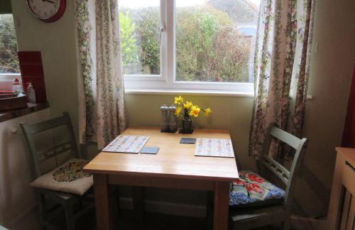 Swinhay 61 Newtown Rd Hook - Photo 3