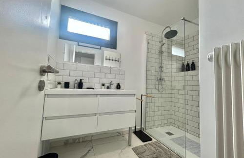 Chez Sonia - Appart T3 Neuf - Vue Mer, 20 min du Vieux-Port, Gare St Charles - Photo 18