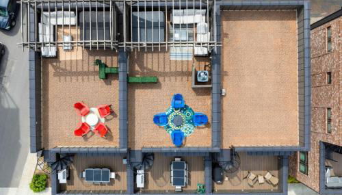 Two Townhomes - Hot Tubs and Rooftop Balconies - Foto 2