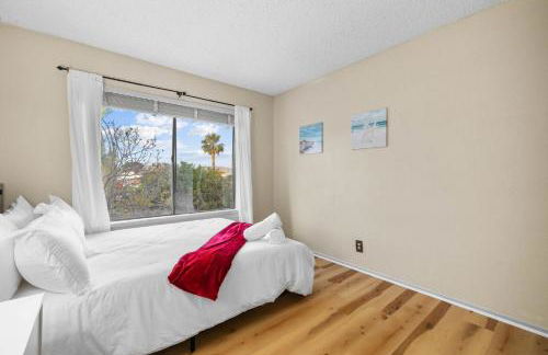 Mira Mesa Family Retreat 4BR with Balcony and Firepit - Photo 4