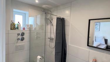 Gemütliches Studio-Apartment in Karlsruhe Neureut - Nähe Uni-KIT-Messe, Fußbodenheizung, Regendusche, Waschmaschine, Stellplatz - Foto 5