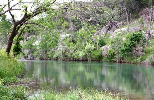 Large Luxury Blanco Riverfront Home with Pool - Foto 41