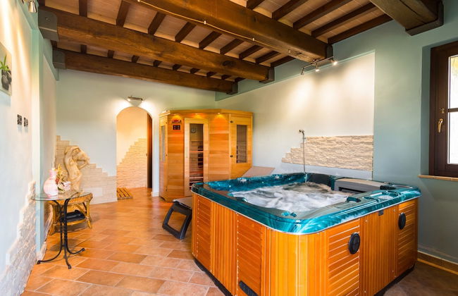 Secluded Mansion in Perugia with Hot Tub - Photo 16