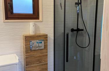 Schadzka w dwunastce z widokiem na jezioro - Foto 14