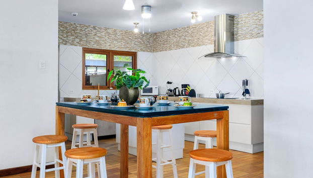 Spacious 4BR Villa Private Pool Cozy Location - Foto 4, Habitación