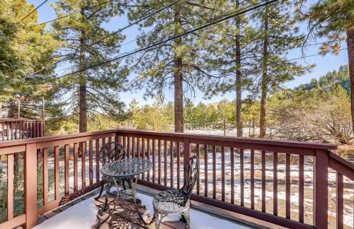 Wraparound Deck and Grill Wrightwood Cabin Near PCT - Foto 11