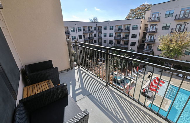 Ebony Ivory Midtown King Bed - Foto 28