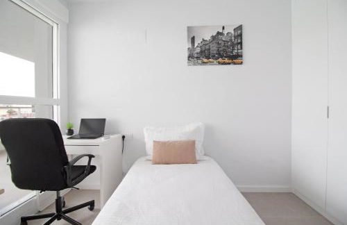 Global Properties, Apartamento con terraza y vistas a la piscina en Gran Canet - Photo 15