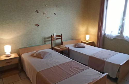 Gîte de plain-pied avec terrasse, proche port et station thermale, idéal pour familles - FR-1-589-24 - Foto 3