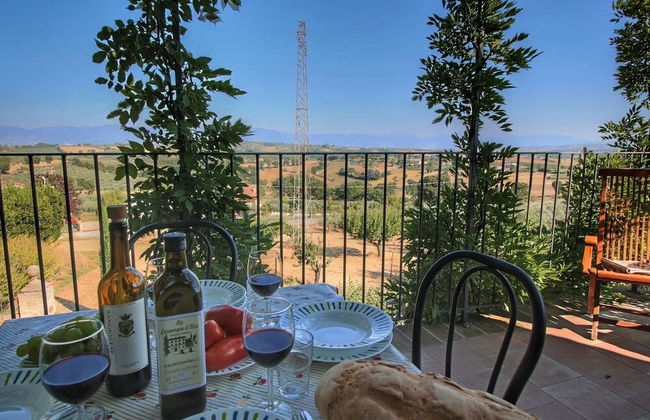 Farmhouse Bliss With Pool, Wine and Tails - Photo 21