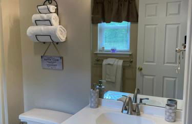 Spacious Pocono Home with Hot Tub and Fire Pit - Foto 14