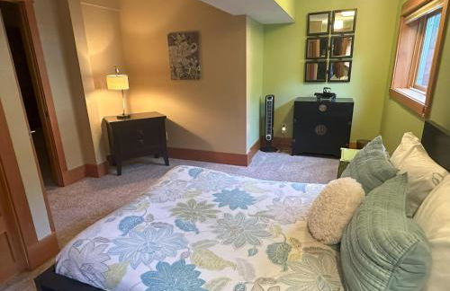 Coveted Creekside Setting, Near Downtown And Bogert Park - Foto 17