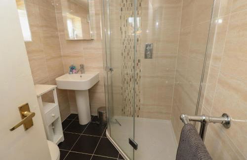 Guildford Farmhouse - Photo 28