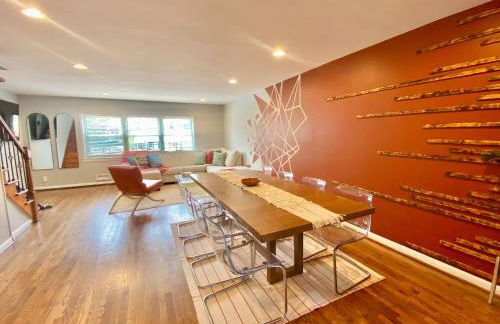 Easy PATH&Bus access- NYC| designer home + Deck. - Photo 41