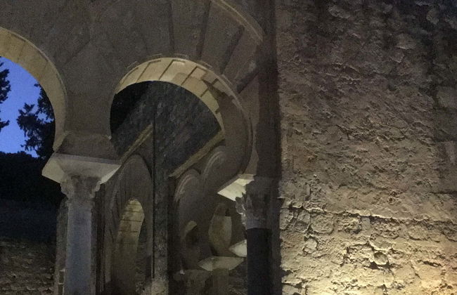 Tour nocturno por Medina Azahara - Foto 1