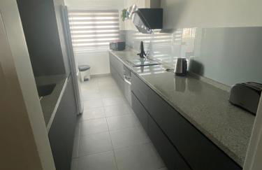 Stunning 2 bedroom apartment with full view of the sea and marina , full sun - Foto 10