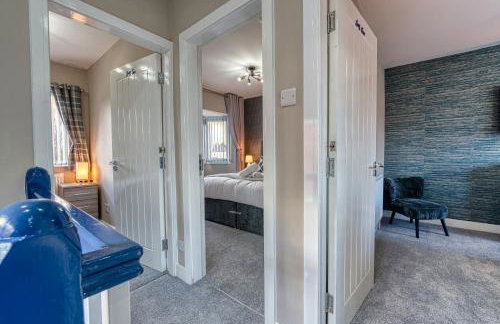 Stylish House - B'ham Airport and NEC, JLR Solihull, Business & Leisure Stays - Aspen House - Photo 23