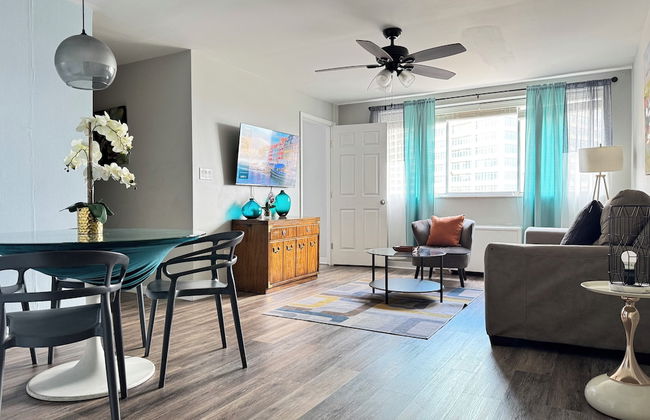 ATL Downtown 2B Condo with Free Parking - Foto 14