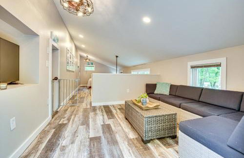 Walk to Lake Beaches Cabin with Patio in Belmont! - Foto 18