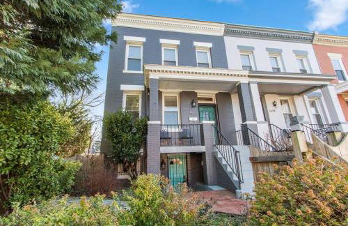 Capitol Hill Stay Like No Other - Photo 56