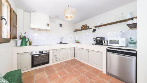 Villa Tutti sur Mer - authentic boho style - private pool - mountain views - by Oyoostays - Foto 4