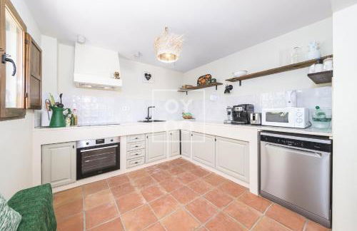 Villa Tutti sur Mer - authentic boho style - private pool - mountain views - by Oyoostays - Foto 4