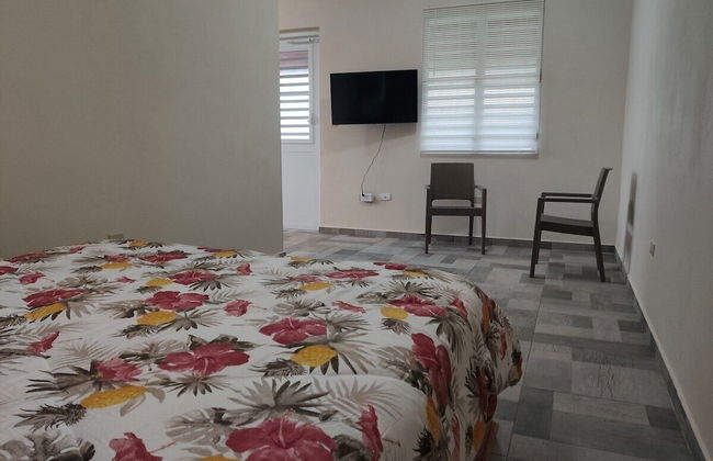 Beachfront Studios - Photo 4