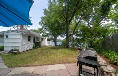Family Lakefront Adventure House 3BR wFirepit & Scenic - Foto 12