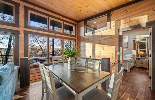 Chardonnay Chalet - Luxe Modern Chalet - Hot Tub, Wi-Fi, Fire Pit, Game Room, Amazing Deck - 15 min to Blue Ridge - Foto 16