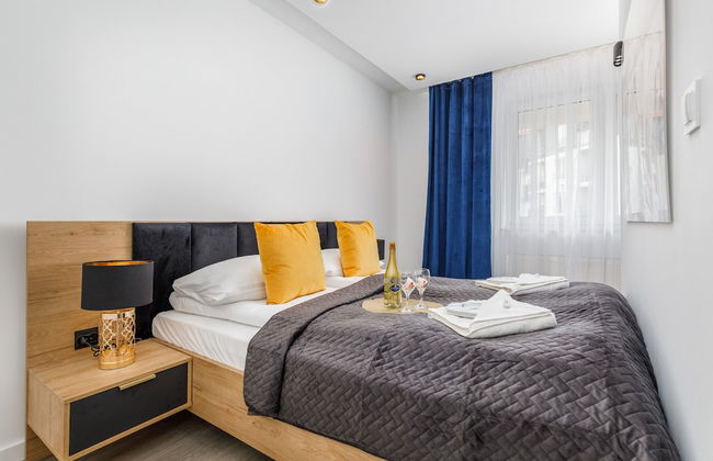 Rozana Zieleniewo Apartment by Renters - Photo 4