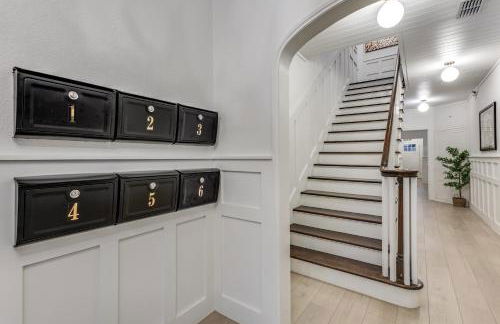 The Vanderbilt Mansion Apt 9 Near Downtown and TWU - Foto 8