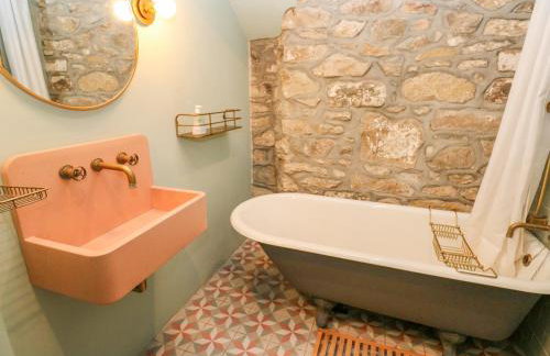 Barn Cottage - Photo 13