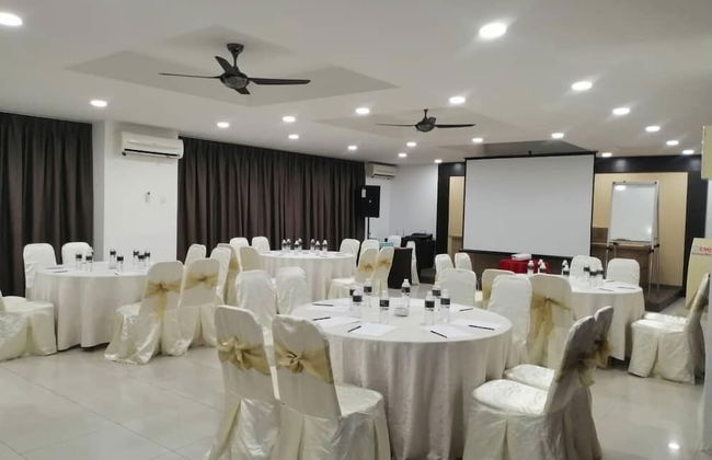 D'Embassy Serviced Residence Suites - Photo 39