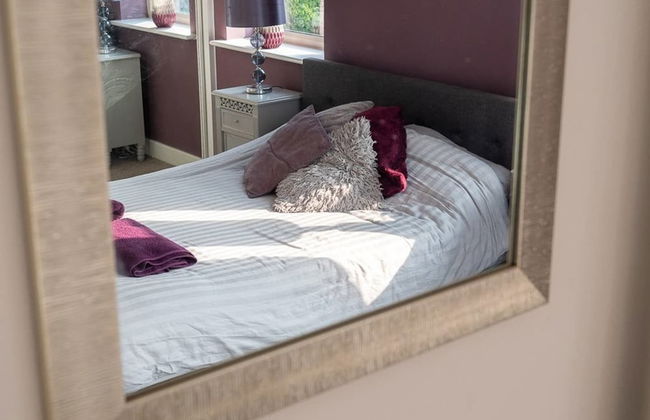 Modern Canalside City Townhouse - Parking & Garden - Foto 3