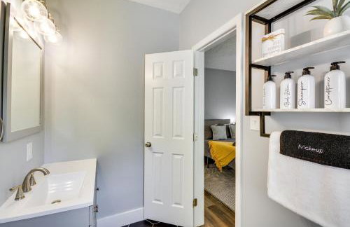 High Point Vacation Rental with Private Deck and Yard! - Foto 17