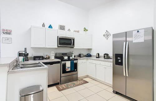 The Galactic Getaway, 3Bed, 2Bath Apartment, Free Parking, Heated Pool - Foto 26