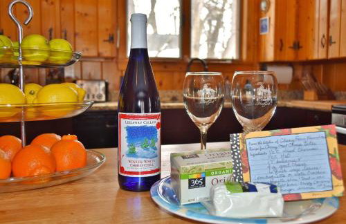 ☆Cherry Farmhouse☆60 Acres☆Central Air☆Fireplace - Foto 3