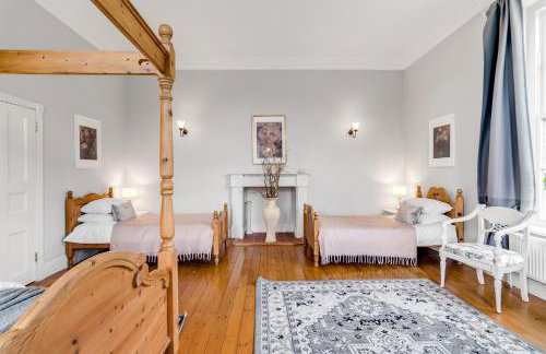 Beccles Georgian Mansion l 9 Bedrooms, Hot Tub & Parkland - Foto 23