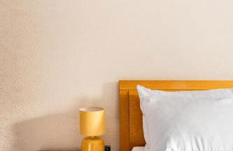 King beds apartment with en-suite, private balcony and elevator by iconic Portobello Market - Foto 9