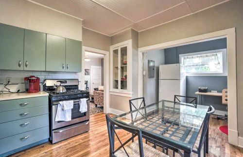 Historic Redstone with Large Backyard, Walk To CSU! - Foto 7