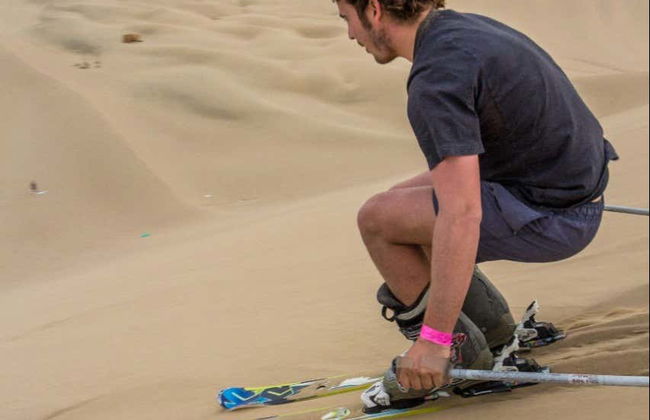 Sandboard ou ski sur sable dans le désert d'Ica - Photo 2