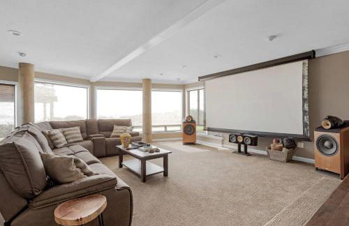Expansive Ocean-View Retreat with Home Theatre & Spa - Foto 50