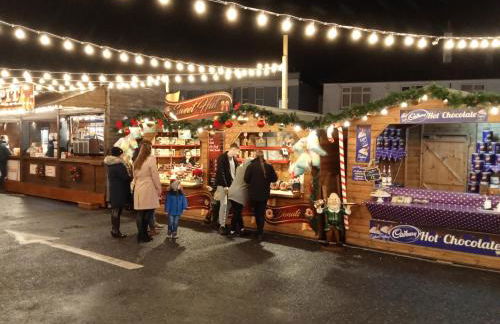 Glorious Duplex Holiday Apartment By The Sea - Photo 30